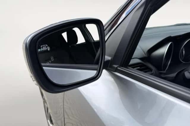 Suzuki Swift (2022) thumbnail 15