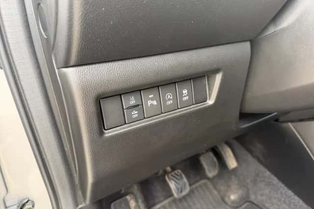 Suzuki Swift (2022) thumbnail 16