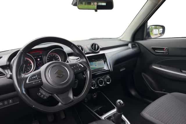 Suzuki Swift (2022) thumbnail 17