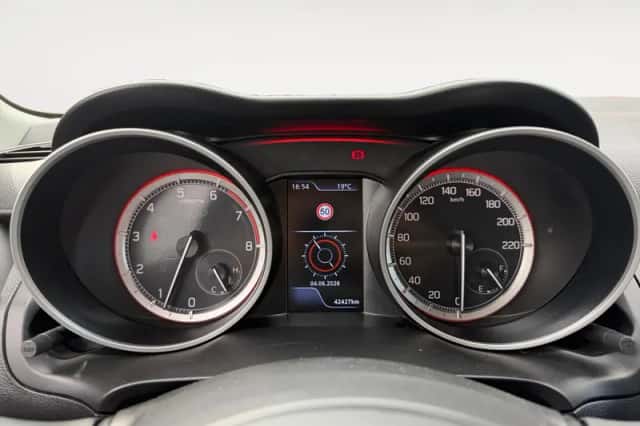 Suzuki Swift (2022) thumbnail 21