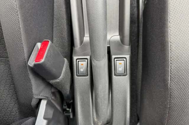 Suzuki Swift (2022) thumbnail 26