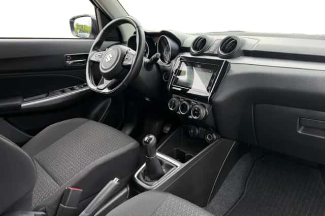 Suzuki Swift (2022) thumbnail 9