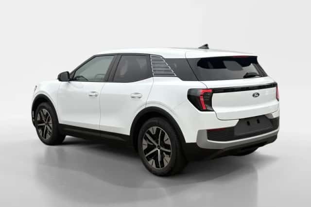 Ford Explorer (2026) thumbnail 6