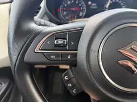 Suzuki Swift (2025) thumbnail 11