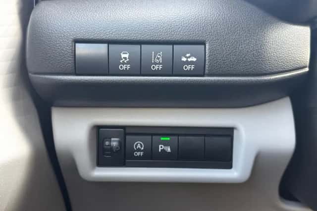 Suzuki Swift (2025) thumbnail 22