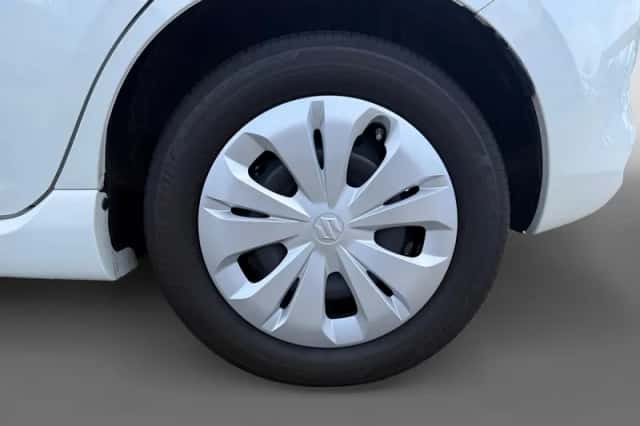 Suzuki Swift (2025) thumbnail 8