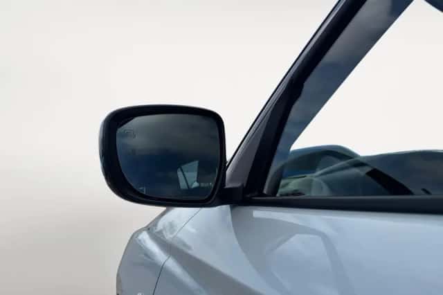 Suzuki Swift (2025) thumbnail 9