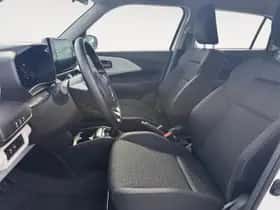 Suzuki Swift (2025) thumbnail 10