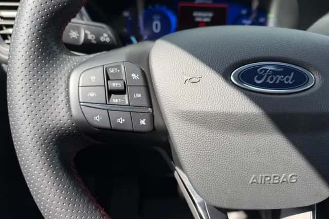Ford Kuga (2022) thumbnail 18