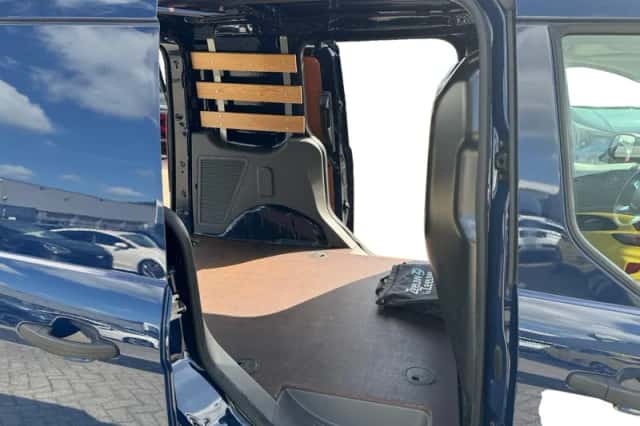 Ford Transit Connect (2024) thumbnail 13