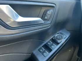 Ford Kuga (2021) thumbnail 28