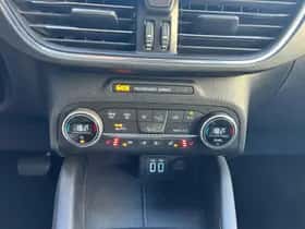 Ford Kuga (2021) thumbnail 33