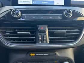 Ford Kuga (2021) thumbnail 36
