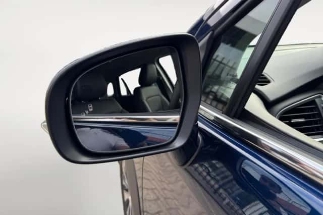 Suzuki S-Cross (2025) thumbnail 9