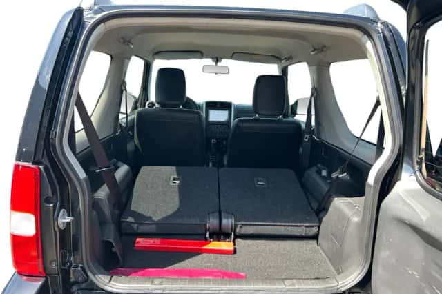 Suzuki Jimny (2015) thumbnail 12