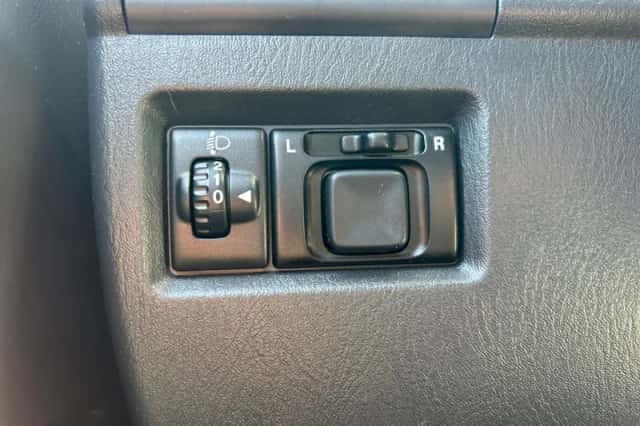 Suzuki Jimny (2015) thumbnail 13