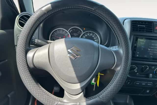 Suzuki Jimny (2015) thumbnail 19