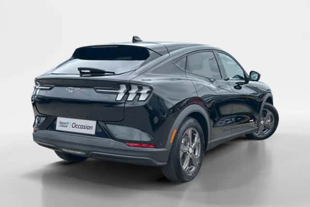 Ford Mustang Mach-E (2023) thumbnail 2