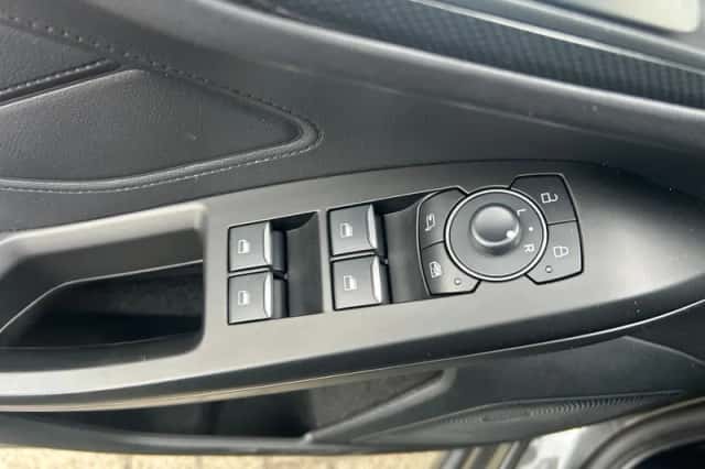 Ford Focus (2023) thumbnail 24