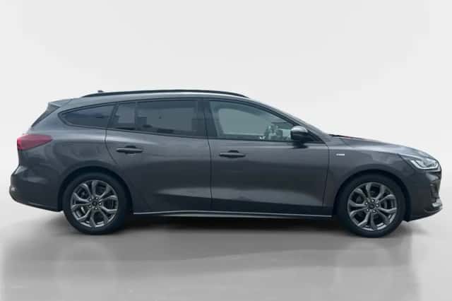 Ford Focus (2023) thumbnail 5