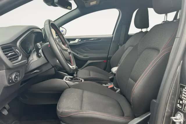 Ford Focus (2023) thumbnail 10