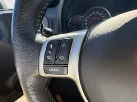 Toyota Yaris (2012) thumbnail 12