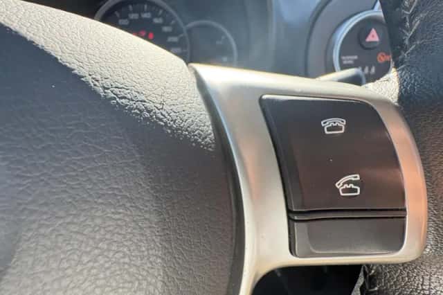 Toyota Yaris (2012) thumbnail 13