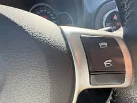 Toyota Yaris (2012) thumbnail 13
