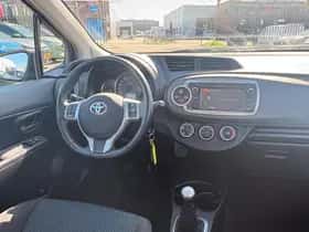 Toyota Yaris (2012) thumbnail 20