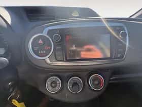 Toyota Yaris (2012) thumbnail 21