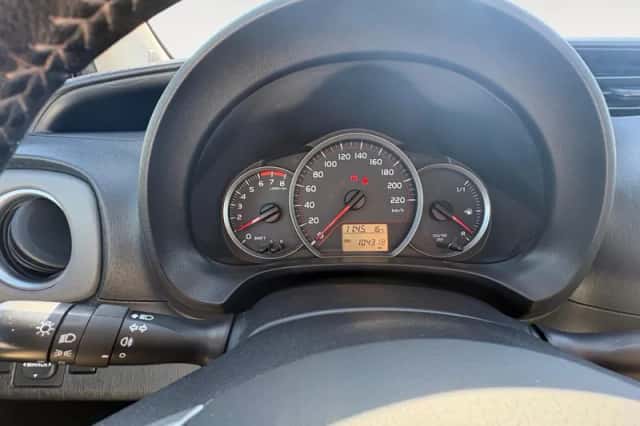 Toyota Yaris (2012) thumbnail 23