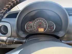 Toyota Yaris (2012) thumbnail 23