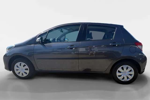 Toyota Yaris (2012) thumbnail 8