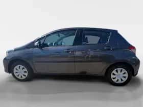 Toyota Yaris (2012) thumbnail 8