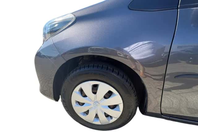 Toyota Yaris (2012) thumbnail 9