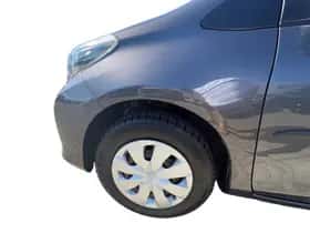 Toyota Yaris (2012) thumbnail 9