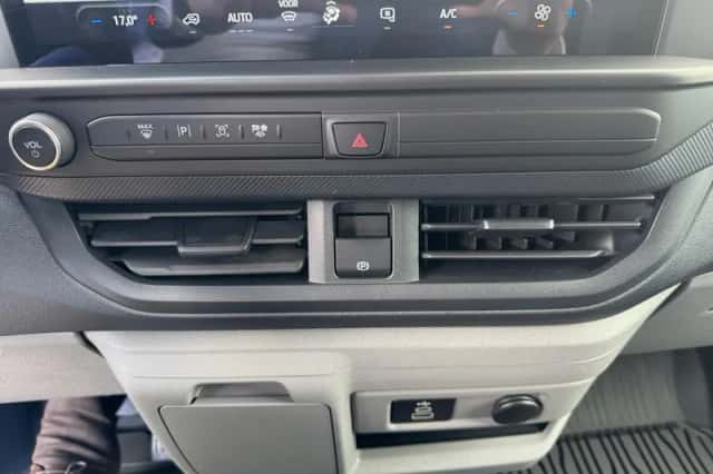 Ford Transit Custom (2024) thumbnail 14
