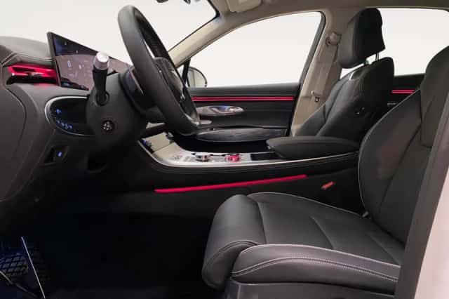 Genesis GV70 (2026) thumbnail 13