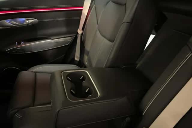 Genesis GV70 (2026) thumbnail 15