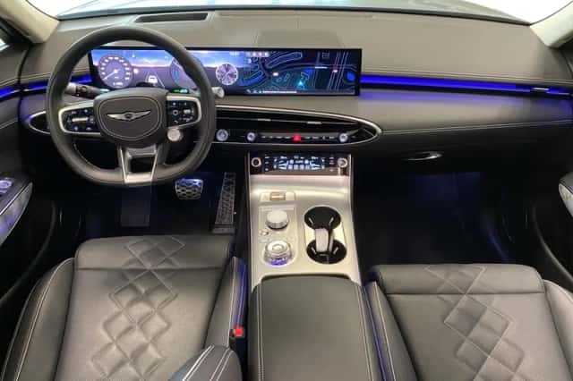 Genesis GV70 (2026) thumbnail 2