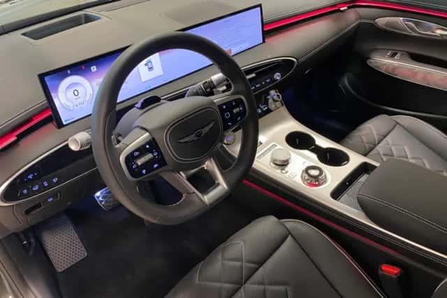 Genesis GV70 (2026) thumbnail 9