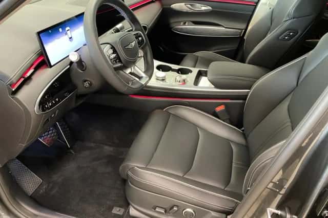Genesis GV70 (2026) thumbnail 11
