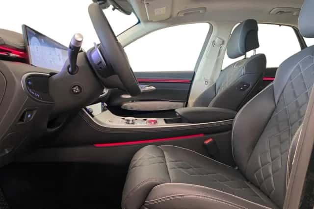 Genesis GV70 (2026) thumbnail 11