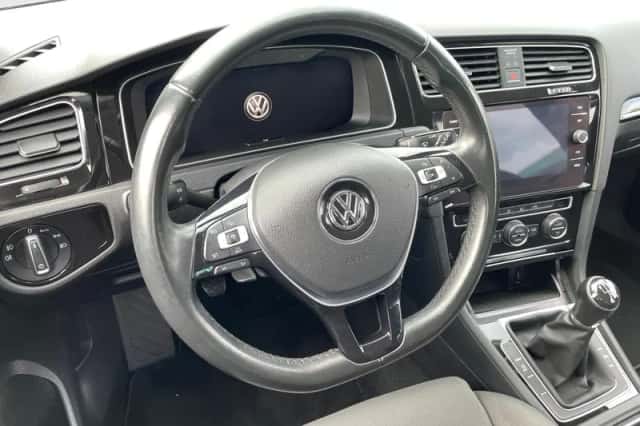 Volkswagen Golf (2017) thumbnail 16