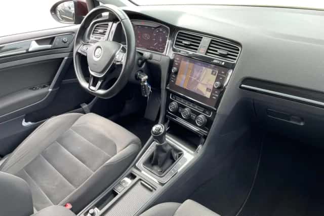 Volkswagen Golf (2017) thumbnail 10