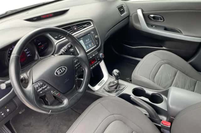 Kia Cee'd (2018) thumbnail 18
