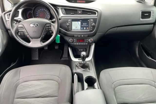Kia Cee'd (2018) thumbnail 22