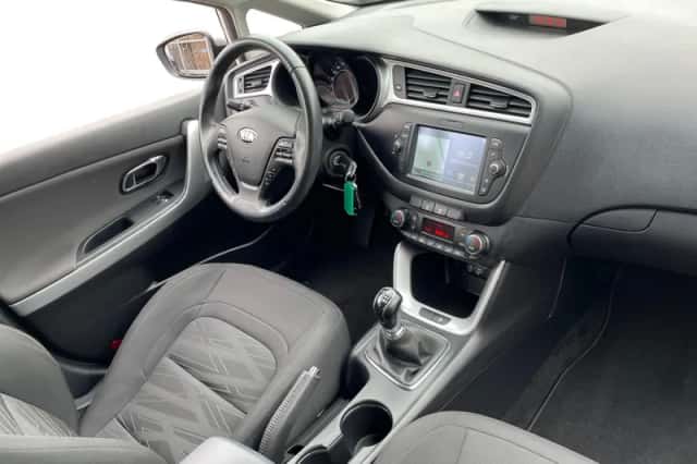 Kia Cee'd (2018) thumbnail 10