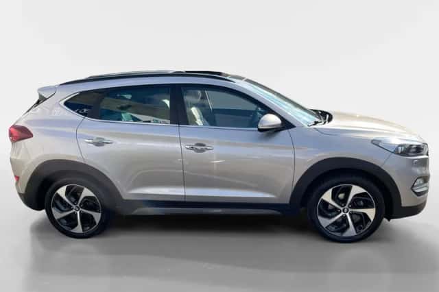 Hyundai Tucson (2016) thumbnail 5