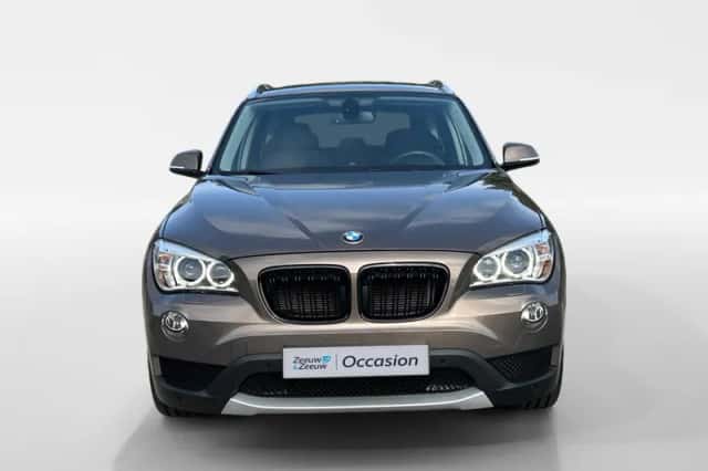 BMW X1 (2014) thumbnail 2